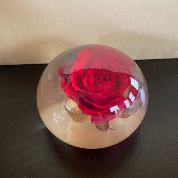 Vintage Tarax infinity red rosé paperweight - Picture 1 of 12
